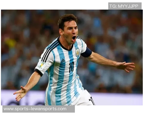 足球三大球王的传奇故事与影响力解析